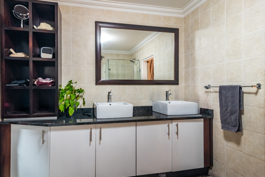 4 Bedroom Property for Sale in Lonehill Gauteng