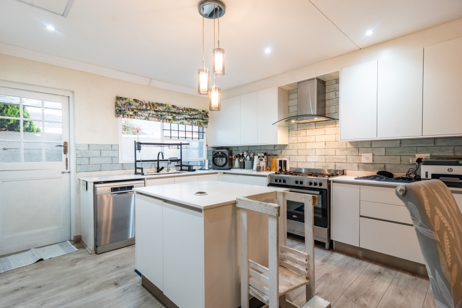 4 Bedroom Property for Sale in Lonehill Gauteng