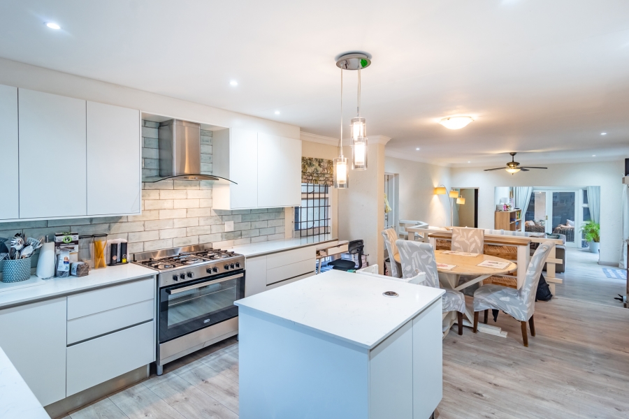 4 Bedroom Property for Sale in Lonehill Gauteng