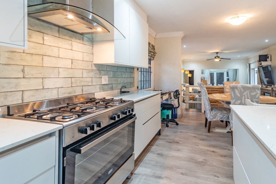 4 Bedroom Property for Sale in Lonehill Gauteng