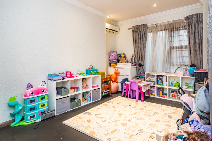 4 Bedroom Property for Sale in Lonehill Gauteng