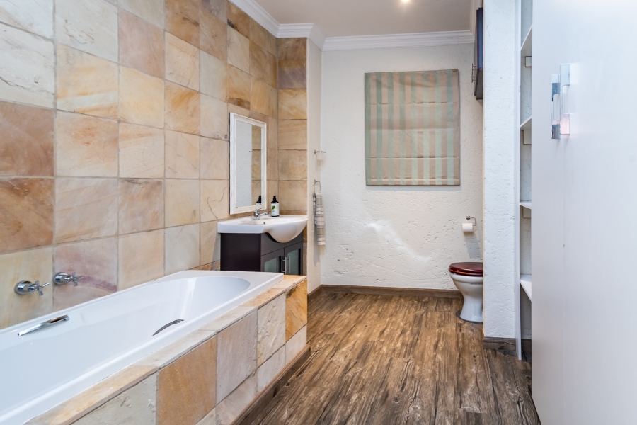 4 Bedroom Property for Sale in Lonehill Gauteng
