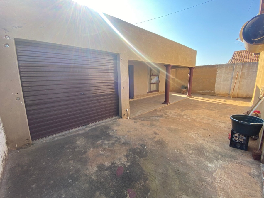 3 Bedroom Property for Sale in Lotus Gardens Gauteng