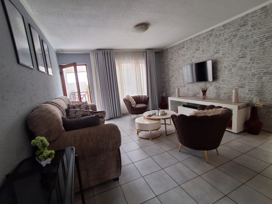 2 Bedroom Property for Sale in Marais Steyn Park Gauteng