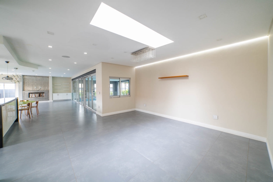 4 Bedroom Property for Sale in Douglasdale Gauteng