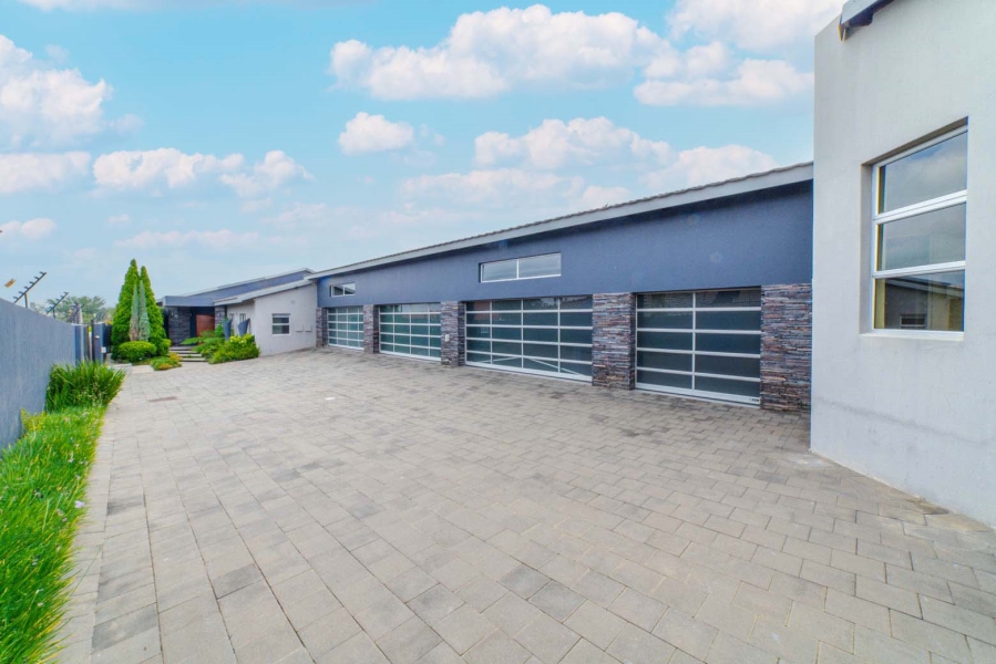 4 Bedroom Property for Sale in Douglasdale Gauteng