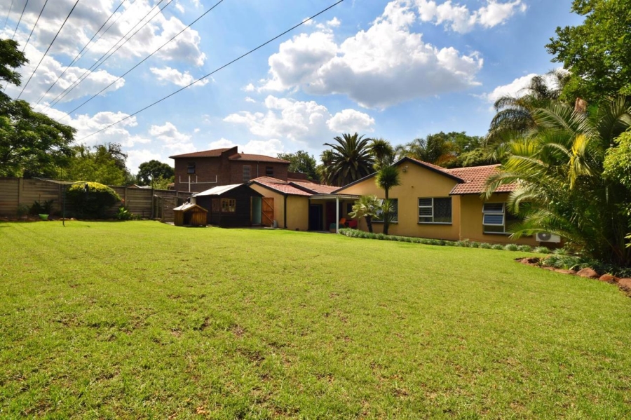 To Let 4 Bedroom Property for Rent in Bromhof Gauteng