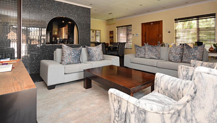 To Let 4 Bedroom Property for Rent in Bromhof Gauteng