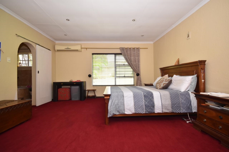 To Let 4 Bedroom Property for Rent in Bromhof Gauteng