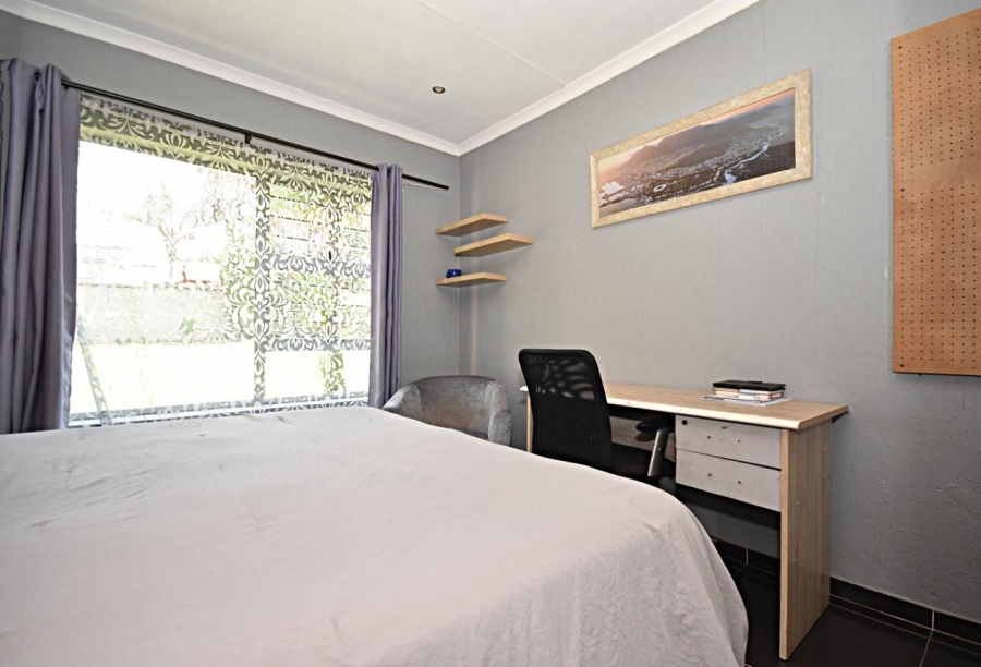 To Let 4 Bedroom Property for Rent in Bromhof Gauteng