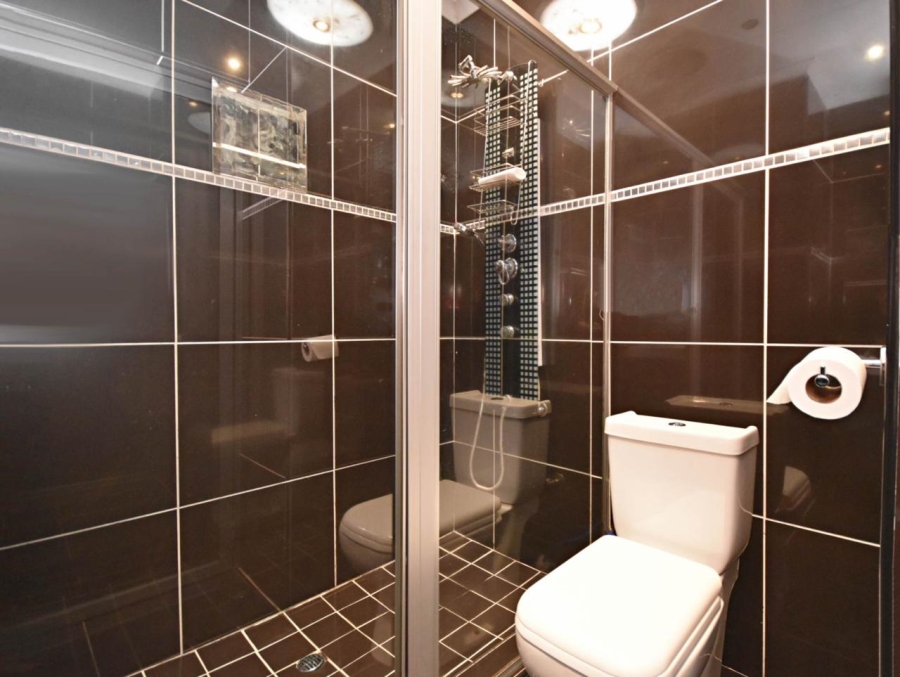 To Let 4 Bedroom Property for Rent in Bromhof Gauteng