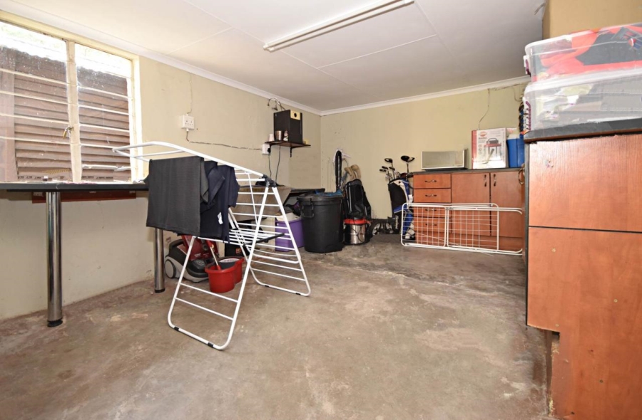 To Let 4 Bedroom Property for Rent in Bromhof Gauteng