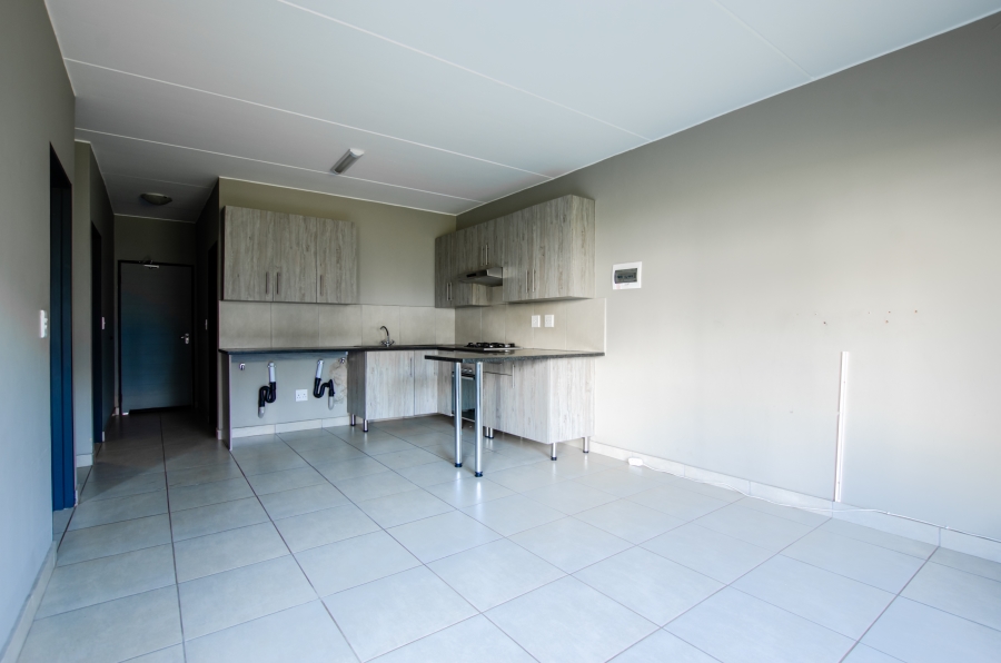 To Let 2 Bedroom Property for Rent in Glen Austin Gauteng