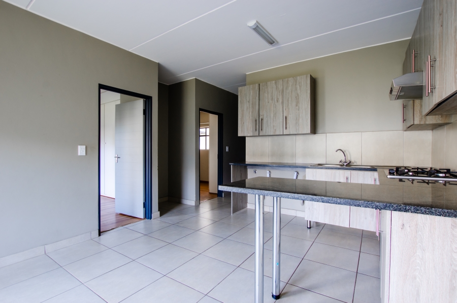 To Let 2 Bedroom Property for Rent in Glen Austin Gauteng