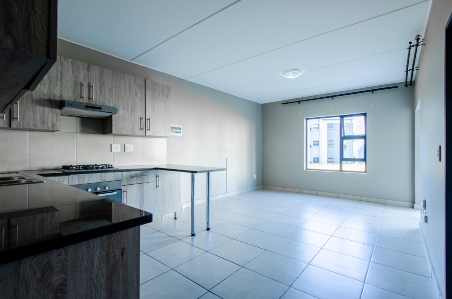 To Let 2 Bedroom Property for Rent in Glen Austin Gauteng