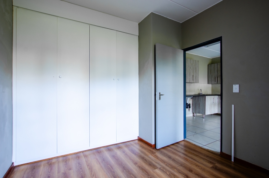 To Let 2 Bedroom Property for Rent in Glen Austin Gauteng