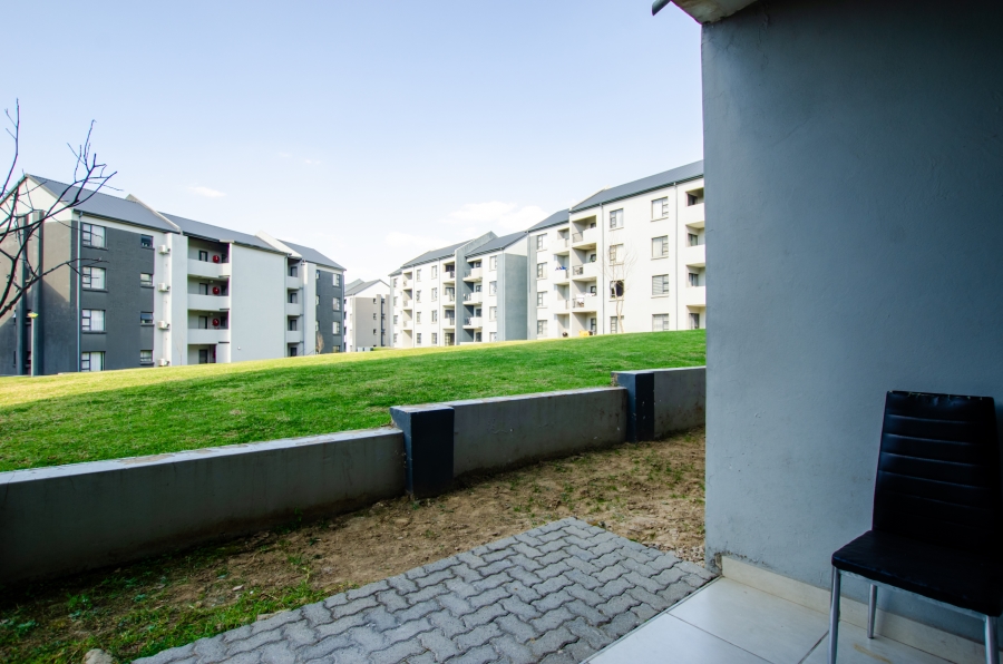 To Let 2 Bedroom Property for Rent in Glen Austin Gauteng