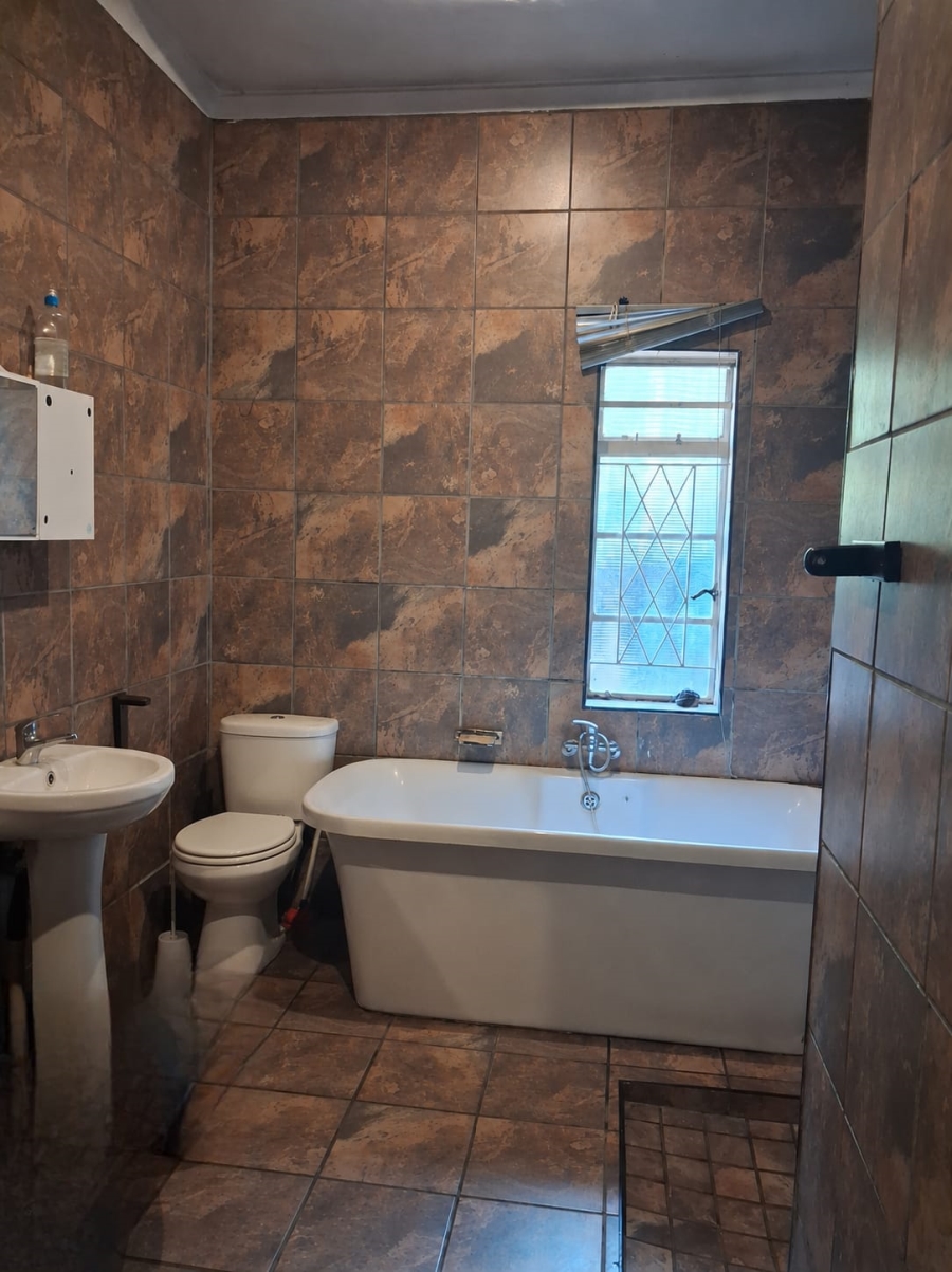 3 Bedroom Property for Sale in Peacehaven Gauteng