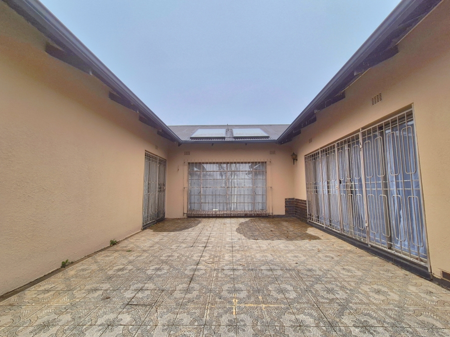 4 Bedroom Property for Sale in Dalview Gauteng