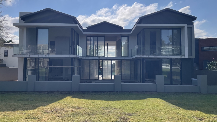5 Bedroom Property for Sale in Copperleaf Estate Gauteng