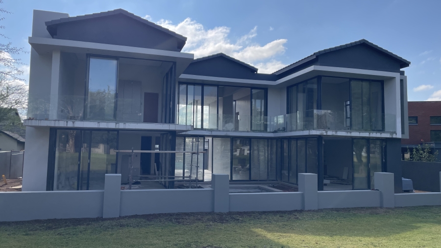 5 Bedroom Property for Sale in Copperleaf Estate Gauteng