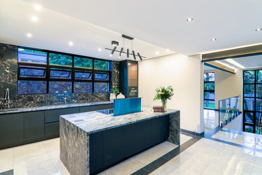 6 Bedroom Property for Sale in Waterkloof Gauteng