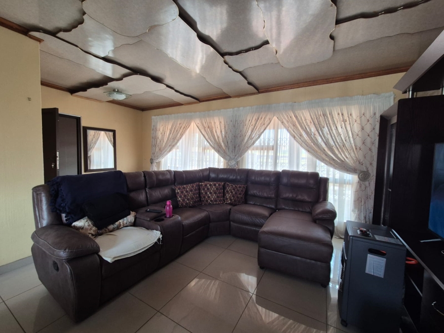 4 Bedroom Property for Sale in Steelview Gauteng