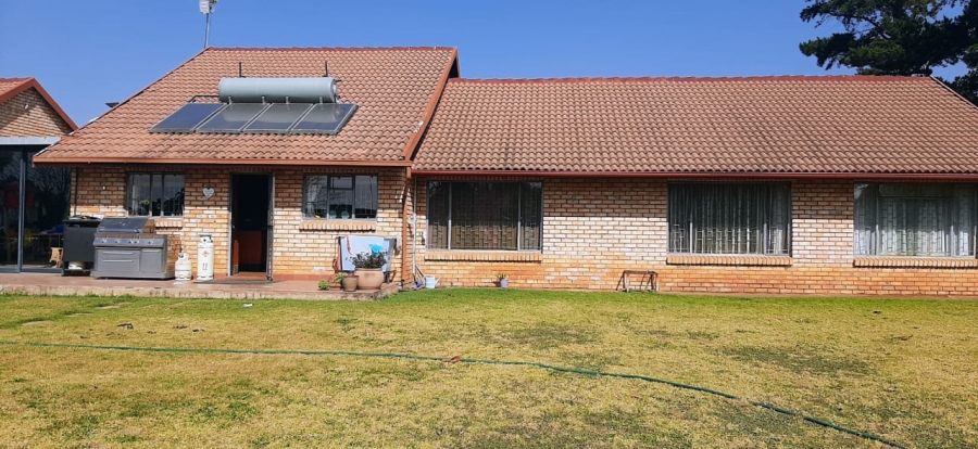 4 Bedroom Property for Sale in Bredell Gauteng