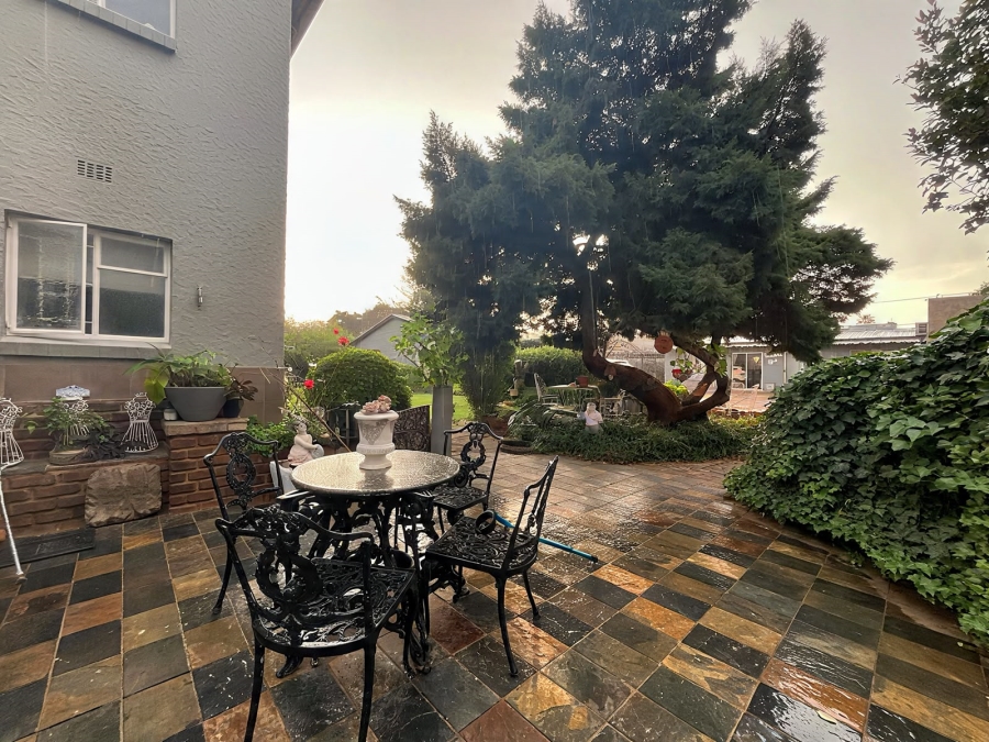 5 Bedroom Property for Sale in Dalview Gauteng