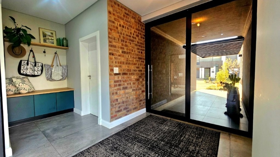 5 Bedroom Property for Sale in Midstream Heights Gauteng