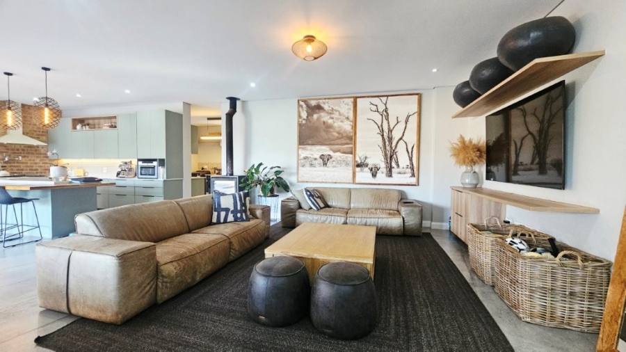 5 Bedroom Property for Sale in Midstream Heights Gauteng