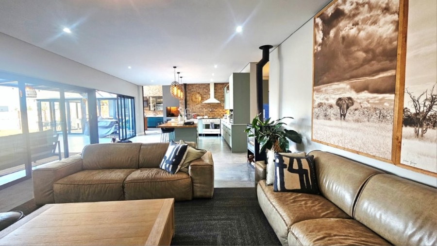5 Bedroom Property for Sale in Midstream Heights Gauteng