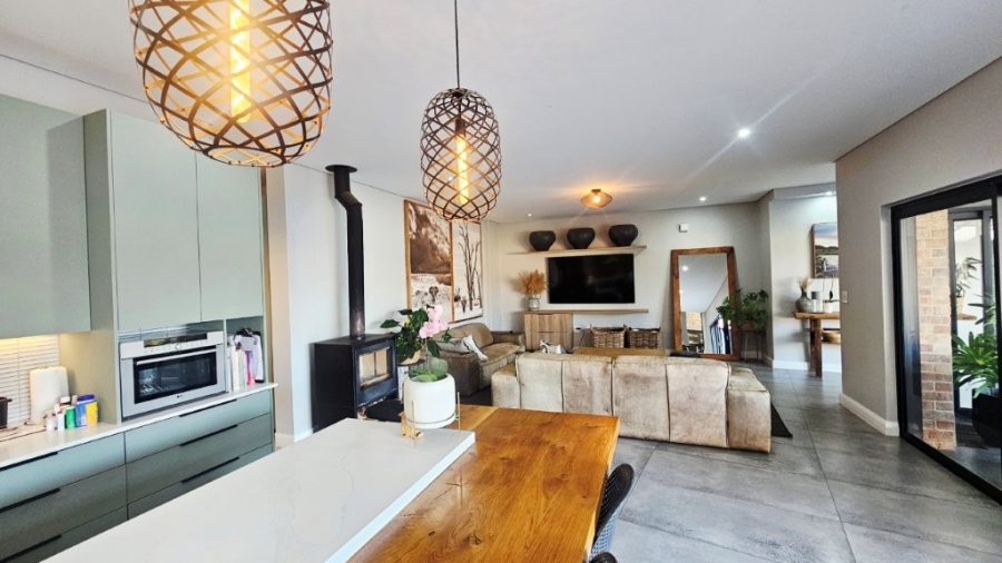 5 Bedroom Property for Sale in Midstream Heights Gauteng