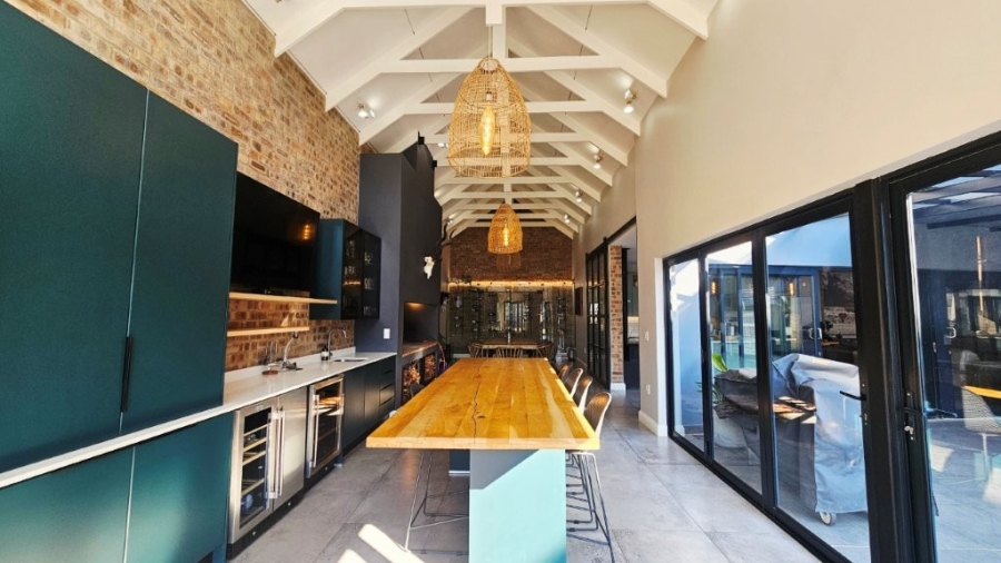 5 Bedroom Property for Sale in Midstream Heights Gauteng