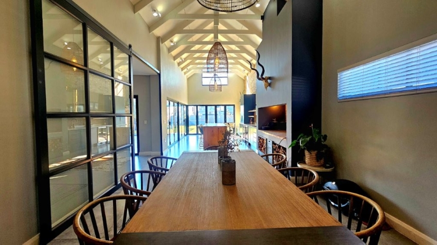 5 Bedroom Property for Sale in Midstream Heights Gauteng