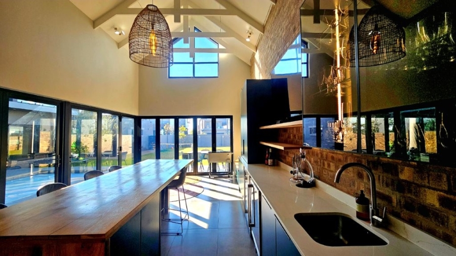 5 Bedroom Property for Sale in Midstream Heights Gauteng