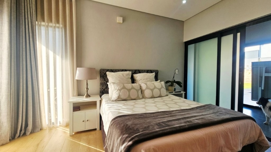 5 Bedroom Property for Sale in Midstream Heights Gauteng