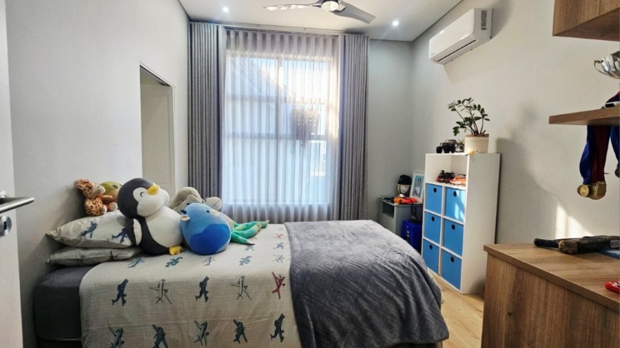 5 Bedroom Property for Sale in Midstream Heights Gauteng