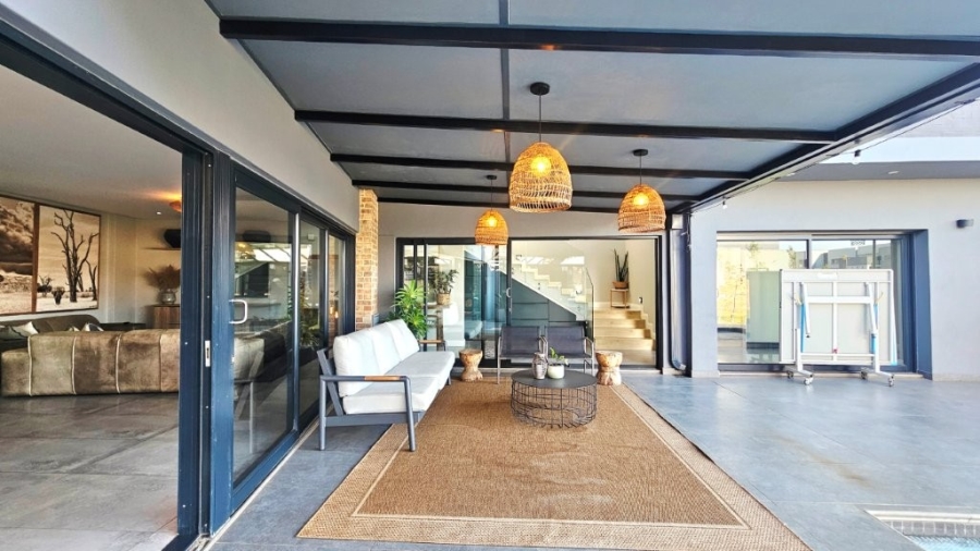 5 Bedroom Property for Sale in Midstream Heights Gauteng