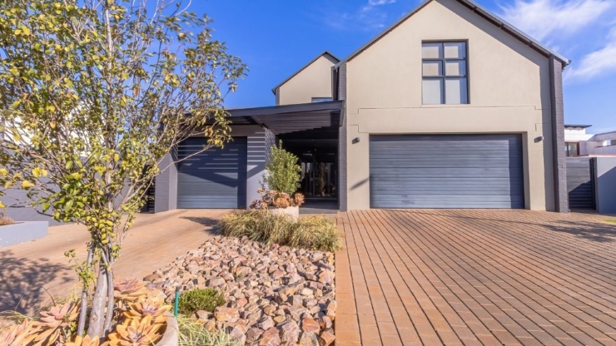 5 Bedroom Property for Sale in Midstream Heights Gauteng