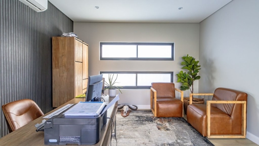 5 Bedroom Property for Sale in Midstream Heights Gauteng