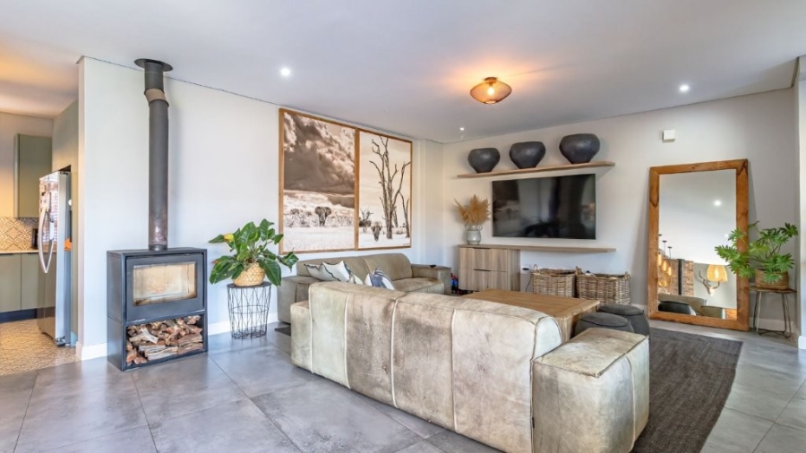 5 Bedroom Property for Sale in Midstream Heights Gauteng