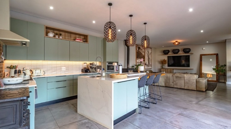 5 Bedroom Property for Sale in Midstream Heights Gauteng
