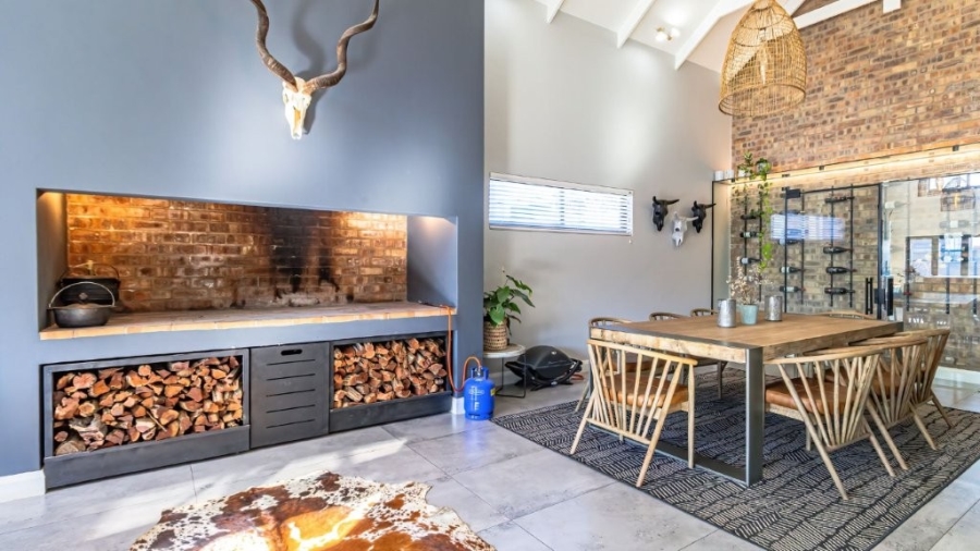 5 Bedroom Property for Sale in Midstream Heights Gauteng