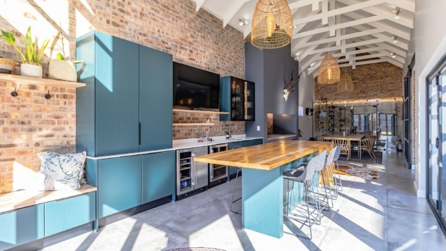 5 Bedroom Property for Sale in Midstream Heights Gauteng