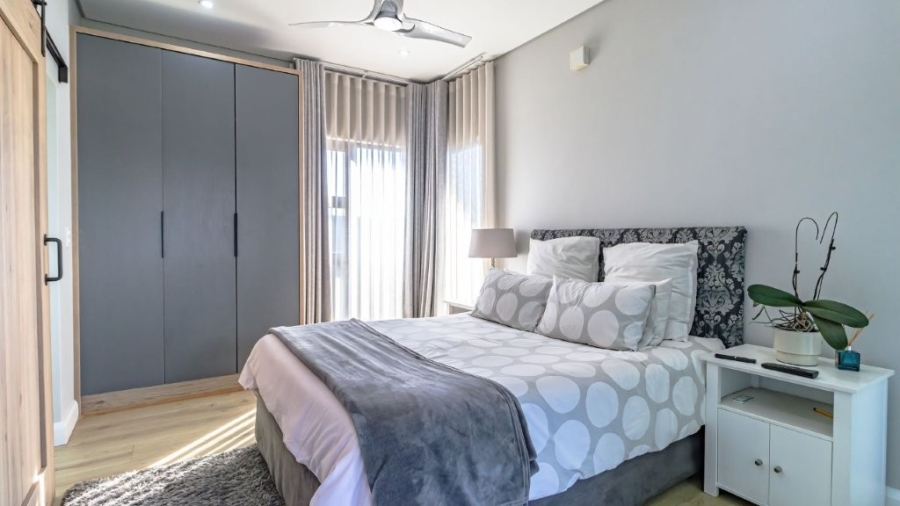 5 Bedroom Property for Sale in Midstream Heights Gauteng