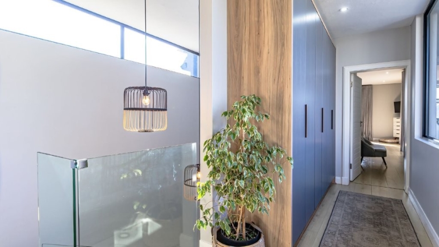 5 Bedroom Property for Sale in Midstream Heights Gauteng