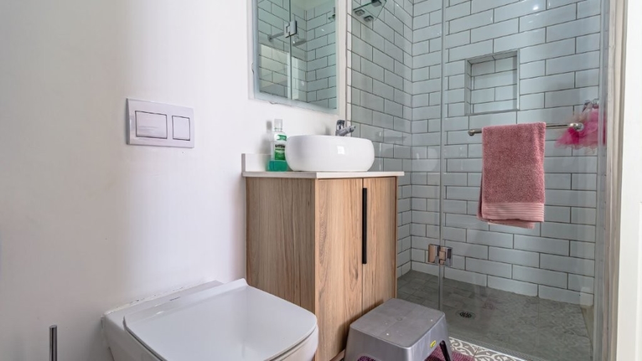5 Bedroom Property for Sale in Midstream Heights Gauteng