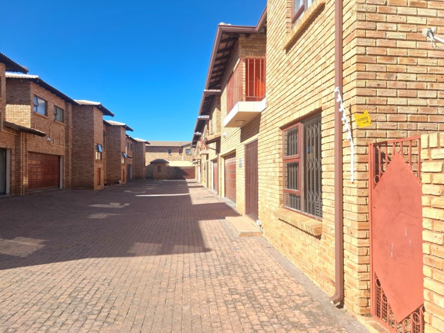 3 Bedroom Property for Sale in Greenhills Gauteng