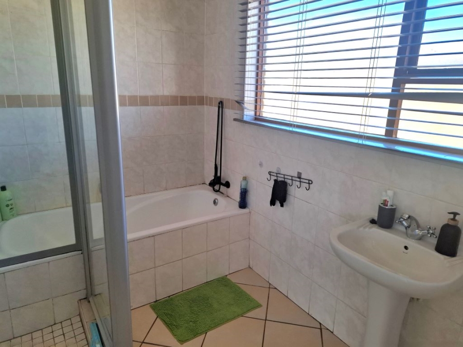3 Bedroom Property for Sale in Greenhills Gauteng